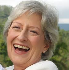 Hoje, o mestre Ney Matogrosso faz 84 anos! 🎂🎉 Na foto, temos Ney  Matogrosso e sua mãe, Dona Beita, na infância e atualmente. Hoje, ela tem  103 anos de idade! ❤️