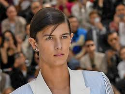 (81), prinzessin benedikte (77) sowie prinz nikolai (21) und. Danemarks Model Prinz Nikolai Bricht Offiziersausbildung Ab