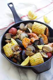 This is a classic thai clams dish with a seafood seasoning that includes lemongrass, thai add in a side of fries and they're absolutely delicious. Clambake Easy One Pan Recipe Rasa Malaysia