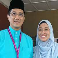 Seine kinder sind farah shazliyana (geb. Azmin Ali Birthday Real Name Age Weight Height Family Contact Details Wife Children Bio More Notednames