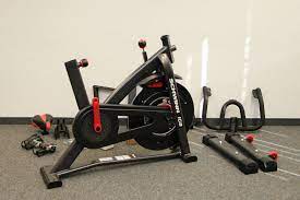 Wie gut ist das magnetisch gebremste indoor bike? Schwinn Ic8 Spinning Bike Mit Peloton Im Test Computerbase