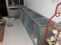 Pertimbangkan idea ini apabila anda kabinet yang lebih rendah dan yang dipasang di dinding boleh mempunyai reka bentuk dan gaya yang sepadan dan cara ini hiasan padat dibuat atau mereka. Cara Membuat Pintu Kabinet Dapur Aluminium Furniturumah