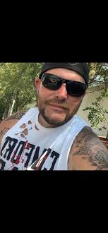 Hi everyone, I'll be in Koothattukulam, Kerala for the whole month of  November. I'm 42 male and married, and I'm hoping to meet bisexual male  over 27yrs a few open-minded, respectful friends