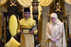 Korean reaction to agong malaysia istiadat pertabalan yang dipertuan agong ke16. Peralatan Kebesaran Diraja Yang Di Pertuan Agong The Patriots