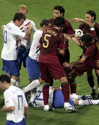 Rückblicken in die england nationalmannschaft zeit des zweiten weltkriegs, unter anderem auf die luftangriffe auf dresden. Portugal Bezahlt Sieg Teuer Es War Wie Krieg Von Spiel Zu Spiel Faz