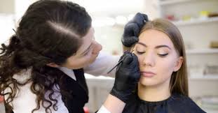 Ver más ideas sobre tutorial maquillaje ojos, delinear ojos, delineado ojo de gato. Como Hacer Un Delineado De Ojos Perfecto Paso A Paso