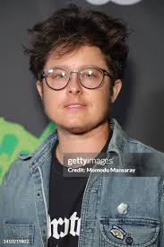 28 Photos & High Res Pictures