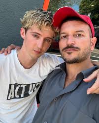 Zak Stone (@zak.st.one) • Instagram photos and videos