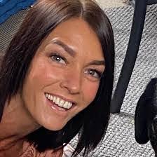 Bella Farley's Instagram, Twitter & Facebook