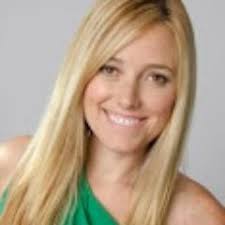 Amber Crow (@AmberTomoson)