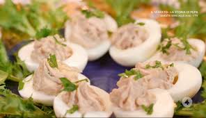 Ricette antipasti con ingrediente base uova, per cucinare facilmente uova che hai in casa. Anna Moroni Prepara Le Uova Al Tonno Per L Antipasto Di Capodanno Da Ricette All Italiana Ultime Notizie Flash