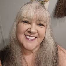 Jennifer Emch's Instagram, Twitter & Facebook