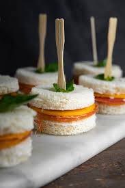 Sehr beliebt sind in deutschland neujahr, nikolaustag, weihnachten, fasching, ostern und andere feste. 10 Party Snacks Die Garantiert Jedem Partygast Imponieren