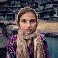 دختر ایرانی در روستای سر آقا سید واقع در شهرستان کوهرنگ استان چهارمحال  بختیاری