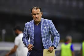 Stream tracks and playlists from juan reynoso lmg on your desktop or mobile device. Cruz Azul Busca Renovar El Contrato De Juan Reynoso Futbol Rf