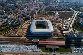 Yaklaşık 5.000 kişi kapasiteli stadyum, stadyumun bulunduğu araziden yol geçeceği gerekçesiyle 13 ağustos 1985 günü yıkıldı. Ankaragucu Haber 1910 Ø¹Ù„Ù‰ ØªÙˆÙŠØªØ± Yaklasiyor Yaklasmakta Olan Yeni Evimiz Olan Eryaman Stadi Besiktas Macina Yetistirilmeye Calisiyor