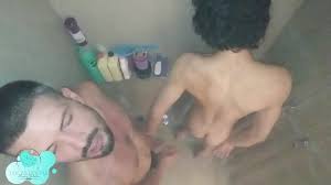 Lucas Rocha in the shower eating Lascivo - XNXX.COM