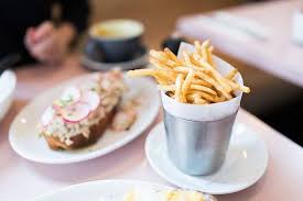 Sure, you could argue that easter is all about seasonal candy, decorating eggs, and finding what the easter bunny left behind, but can you really celebrate a holiday without some sort of holiday feast? 2 Restaurants Everyone Is Talking About Peninsula Cafe Roze