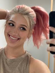 Yennefer of Vengerberg 🖤 Pls understand, it took every ounce of  self-control in me not to caption this “Yennefer? I barely know her!” 🥴  #yennefer #yennefercosplay #witcher 📸: @alexjhugs