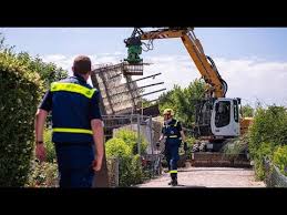 Missbrauchsfall In Munster Polizei Nimmt Gartenlaube Bei Spurensuche Auseinander Youtube