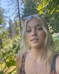 Find a beautiful place and get lost ✈️