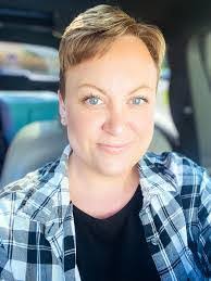 Mandy Testerman's Instagram, Twitter & Facebook