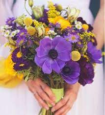 Bukiet Panny Mlodej W Kolorach Dopelniajacych Zolty I Fioletowy Yellow Bouquets Purple Wedding Bouquets White Wedding Bouquets