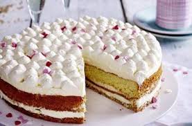 Quark Pudding Torte Mit Erdbeeren Und Tortenguss Ohne Backen Vanillecreme Torte Kuchen Und Torten Rezepte Lecker