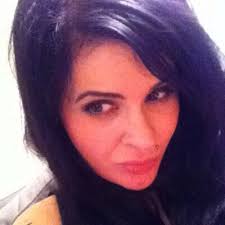 Dani Rae Andrews (@DaniraeAndrews)