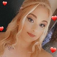 Shelley Cochran's Instagram, Twitter & Facebook