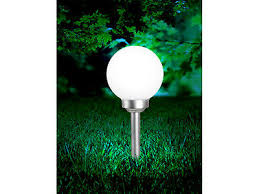 Diese solarleuchte, eine kugel mit farbwechsel, macht dem mondschein konkurrenz und sorgt formschön für helligkeit am wegrand, zwischen pflanzen oder auf der terrasse. Led Solarleuchte Gartenkugel 20cm Mit Erdspiess Solarkugel Lichtkugel Kunststoff Eur 21 99 Picclick Fr