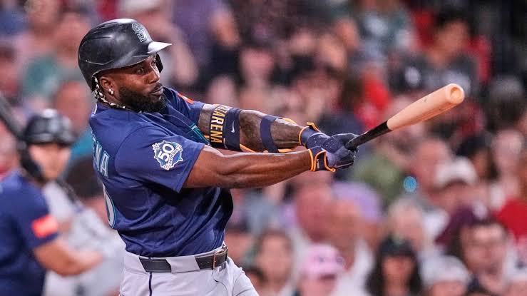 Mariners' skid hits five as Red Sox rally for extra-inning win