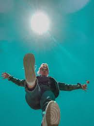 7 Fun Creative Self Portrait Photo Hacks Creative Photoshoot Ideas Selfie Photography Photography Inspiration Portrait