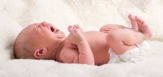 Selbst glückliche, gesunde babys schreien täglich etwa ein bis 3 stunden. Baby Schreien Lassen Folgen Fur Das Baby