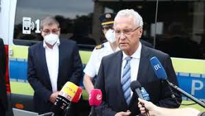 #amoklauf #amoklaufwürzburg #messerattackeseveral dead and wounded in würzburgthree people have reportedly been killed in a horror knife attack.three people. Pgaikstezf 5nm