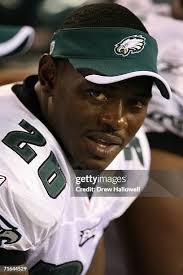 Hank Baskett of the Philadelphia Eagles makes a catch as Pete Hunter...  News Photo