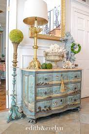 Corals on gold stands is a refined and glam idea to decorate your space with a seaside feel. Summer Decorating With Coral And Shells Edith Evelyn