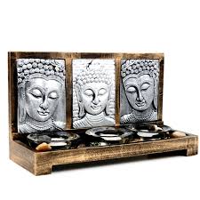 Le bouddha deco exterieur, une statue pour mettre en valeurs vos espaces extérieurs. Jardin Zen 3 Bouddha Et Bougies Nature Decouvertes