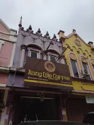 Merupakan pasar tradisional pertama di indonesia yang berkonsep modern, nyaman, dan bersih. Kong Djie Coffee Serpong Tangerang