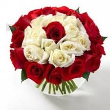 Check our early bird specials on your dozen roses delivered. Valentines Flower Arrangements Valentine S Day Flowers Melbourne