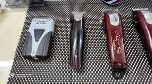 Salun dan kedai gunting rambut hanya boleh menawarkan perkhidmatan menggunting rambut, dan hanya kedai dobi perkhidmatan penuh boleh beroperasi, bukannya kedai dobi layan diri. Kedai Gunting Rambut Kg Melayu Sg Rapat Posts Facebook