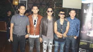 New music, all the time. Chord Gitar Dan Lirik Lagu Ilusi Tak Bertepi Hijau Daun Cinta Mengapa Singgah Di Hatiku Tribunnews Com Mobile