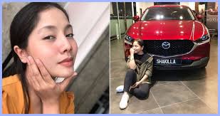 Tapi kalau beli kereta baru, biasanya diorang akan ambik kereta kita pada harga serendah yang dari baki sebanyak itu aku cuma boleh beli kereta yang berharga lebih kurang rm56,000 sahaja. 10 Tahun Kerja Baru Sekarang Merasa Nak Pakai Kereta Baru Shakilla Khoriri Akui Susah Nak Lulus Pinjaman Sebab Soya Lemon