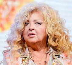 Taką babcią jest Magda Gessler. "Mój dom jest zawalony dziećmi"