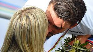 La jeune femme avait annoncé en février sa séparation avec un autre coureur, le cycliste français tony gallopin, après 12 ans de vie commune et un mariage en 2014. Cyclisme Julian Alaphilippe Et Marion Rousse La Grande Nouvelle Midilibre Fr