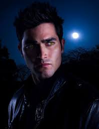 Jackson (Colton Haynes) et Derek (Tyler Hoechlin) de Teen Wolf : crier au  loup