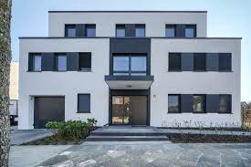 The initial renovation costs are just the beginning; 2019 Moers Mehrfamilienhaus Architektur Stahlmann Roswalka Moers