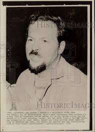 1974 Press Photo Bob Berger held conference before taking off hot-air  balloon