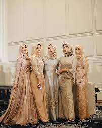 F 10 contoh warna cat ruang tamu kombinasi hijau biru sumber : 45 Model Dress Bridesmaid Hijab Modern Elegan 2021