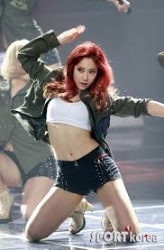 제시는 지난 14일 자신의 인스타그램을 통해 so tell me… í¬í†  ëª¨ì•„ íƒ±í¬í†±ì— í•«íŒ¬ì¸  ê³¼ê°í•œ ë…¸ì¶œë„ ë‹¹ë‹¹í•˜ê²Œ ìŠ¤í¬ì¸ ë™ì•„